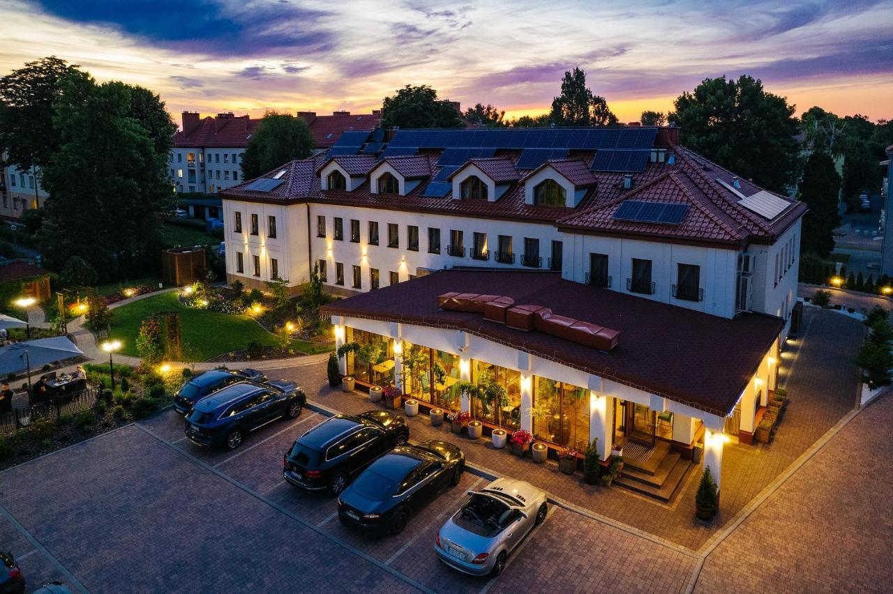 Villa Astra - Apartments & Restaurant Oświęcim Exterior foto
